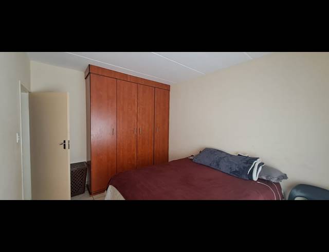 3 BEDROOM APARTMENT FOR SALE IN WATERVAL EAST